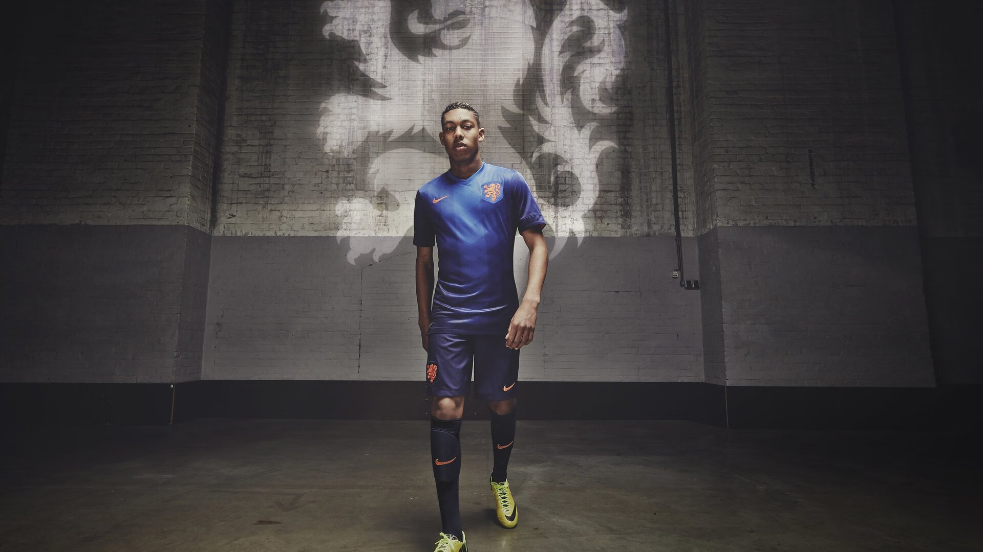 爱游戏中国-欧洲杯决战时刻：战术布局中的奇迹出现，欧洲杯决赛争议